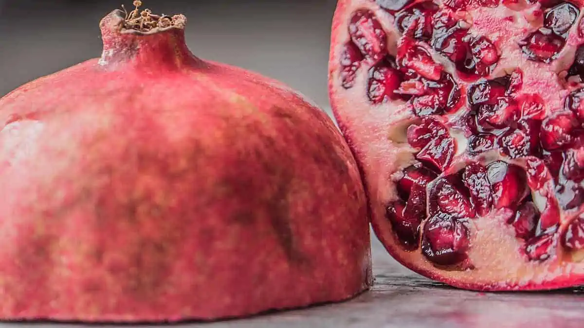 Benefits of pomegranate juice for glowing skin & healthy hair.