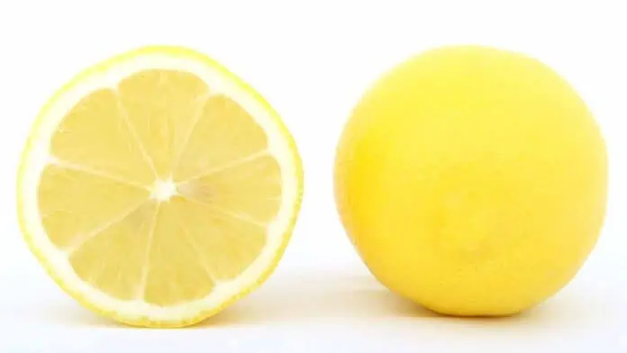 Should I drink lemon juice before bed?