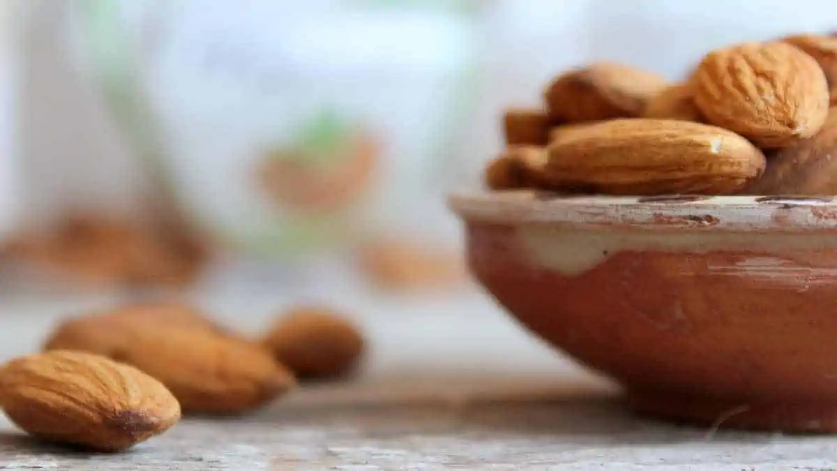 almonds are rich in vitamin E
