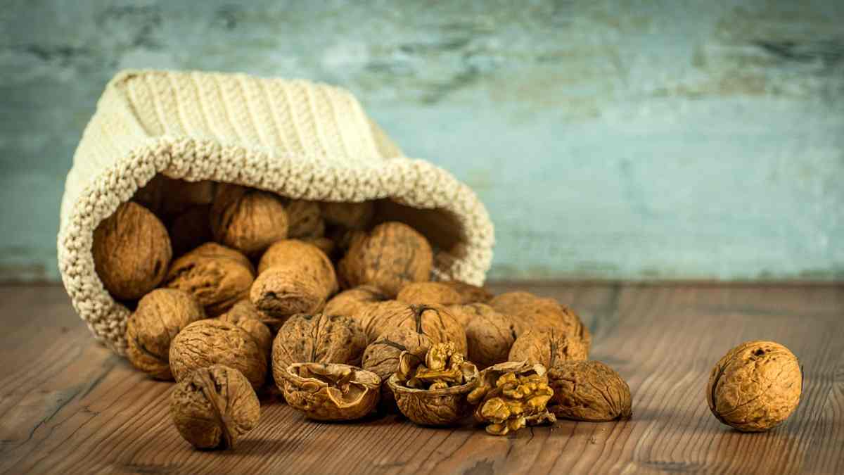 The best time to eat walnuts is between meals as a healthy snack.