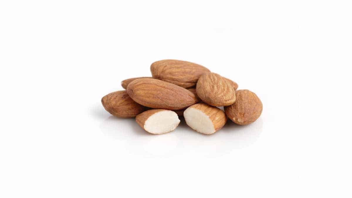 almonds are rich in magnesium.